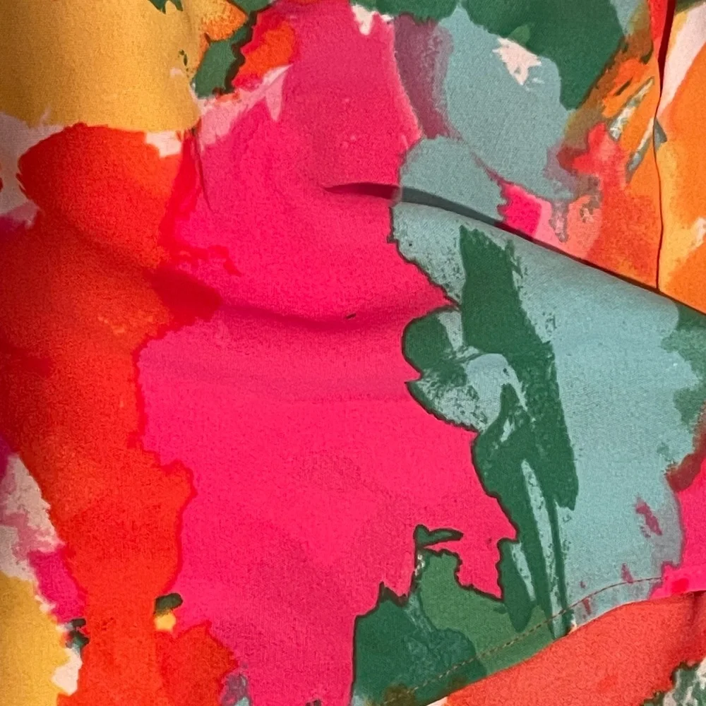 NWOT Floral Flutter Sleeve Romper. Size Small. - Picture 6 of 9